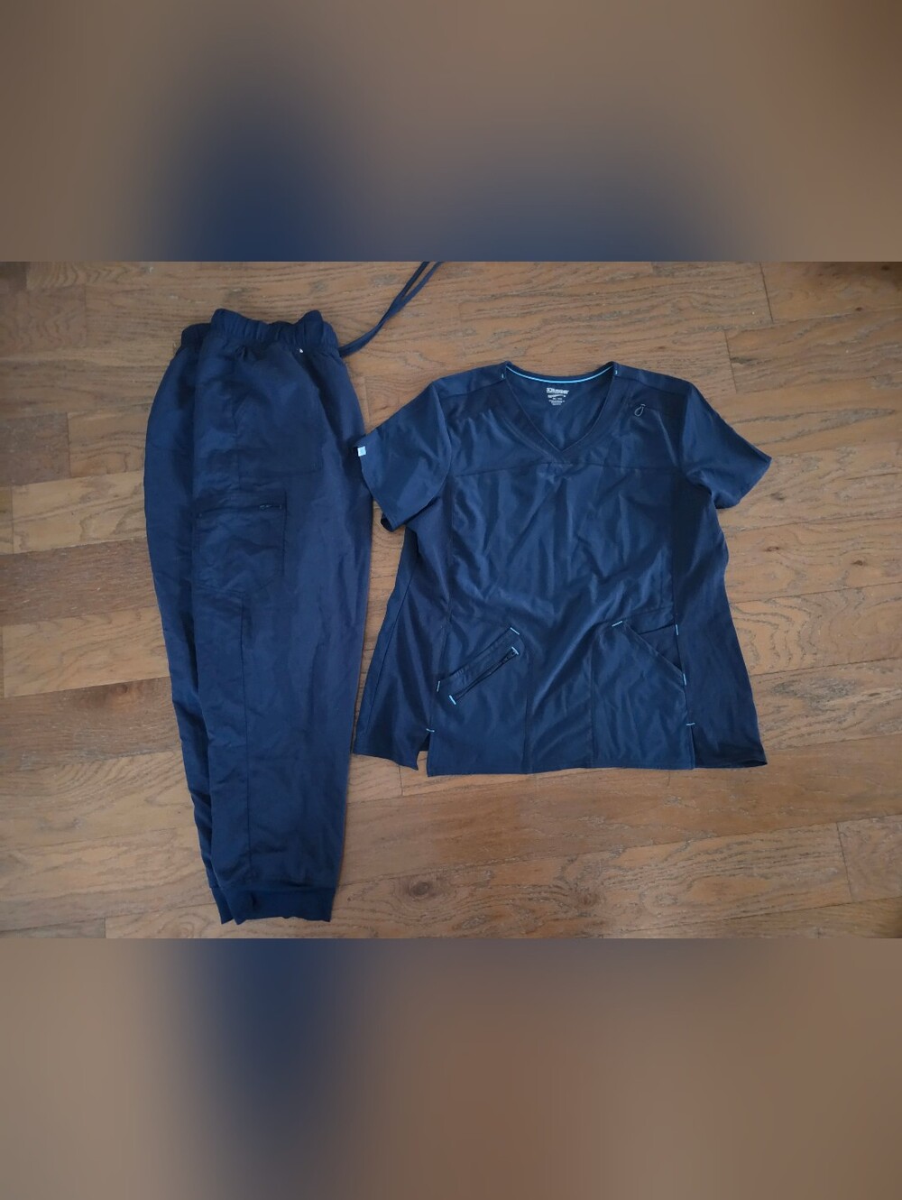 Scrubstar Navy Blue V-Neck Scrub Top & Jogger Set. Top 2XL Bottom 3XL